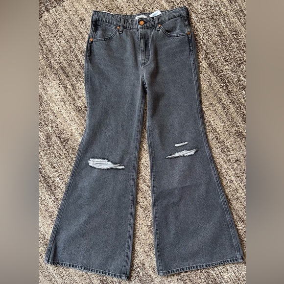 WRANGLER Women's Heart Patch Wanderer Flare Jeans NWT FESTIVAL ANTHRO COWGIRL 26 - Picture 2 of 12